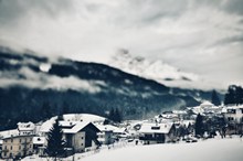 冬天乡村雪景高清图片