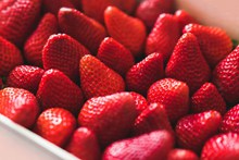 新鲜有机草莓精美图片