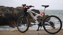 海岸山地自行车高清图片