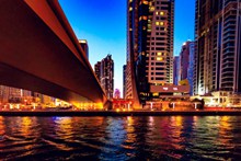 河岸城市建筑夜景精美图片
