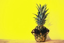水果创意另类菠萝图片下载
