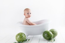 新生儿宝宝浴室创意写真集精美图片