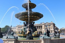 巴黎雕像喷泉高清图片