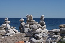 海滩石头堆叠景观图片素材