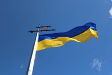 乌克兰飘扬国旗精美图片