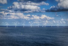 哥本哈根海风车风景图片下载
