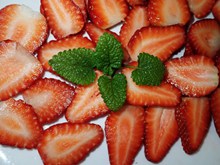 草莓水果切片图片大全