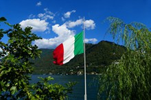 意大利飘扬国旗图片大全
