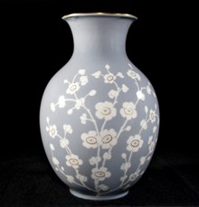 素雅陶瓷花瓶高清图片