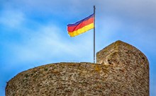 城堡上德国国旗高清图