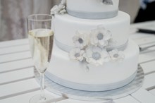 婚庆白色蛋糕高清图片