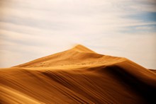沙漠沙丘风景桌面壁纸高清图