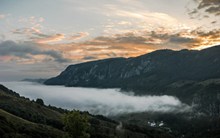 云雾缭绕群山风景精美图片