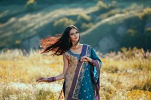 印度服装美女精美图片