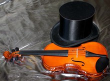 小提琴和帽子精美图片