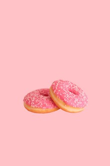 美味草莓甜甜圈精美图片