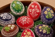 复活节手绘彩色鸡蛋图片