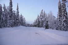 寒冬道路积雪高清图