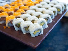 日本鱼子寿司卷高清图片