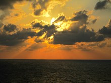 黄昏海平面日落精美图片