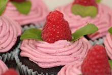 草莓味小糕点高清图片