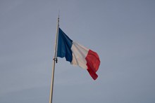 法国飘扬国旗图片下载