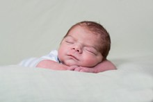 新生婴儿睡觉图片大全