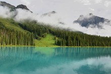 森林湖泊美景图片素材