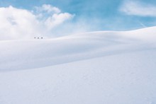 雪坡风景壁纸高清图片