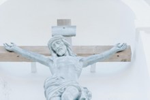 耶稣十字架雕像高清图