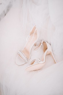 新娘白色婚鞋图片