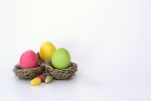 复活节彩色鸡蛋背景图片下载