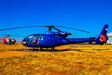 蓝色救援直升机图片素材