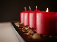 红蜡烛烛光高清图片