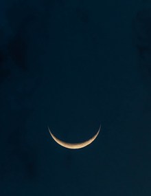 下弦月夜空图片下载
