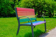 公园彩色靠椅高清图