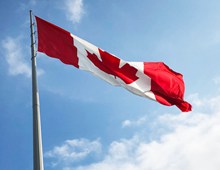 飘扬加拿大旗帜图片