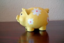 黄色小猪存钱罐精美图片