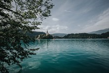 山水湖泊高清风景图片
