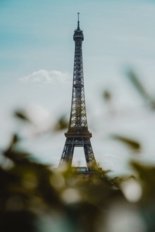 巴黎埃菲尔铁塔高清高清图