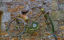 废弃旧自行车精美图片
