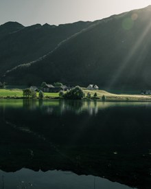 青山绿水湖泊风景图片素材
