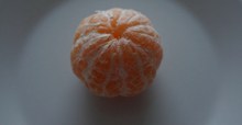 剥皮的橘子高清图