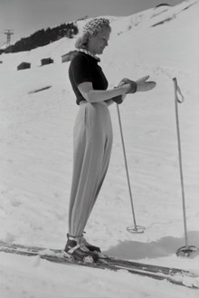 滑雪场高清美女图片下载