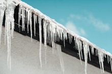 冬天屋顶冰霜图片下载