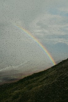 雨后彩虹玻璃背景精美图片