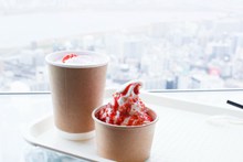 草莓味冰激凌照片精美图片