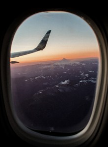 飞机空中窗户照片高清图