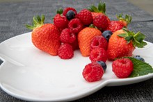 草莓树莓水果高清图