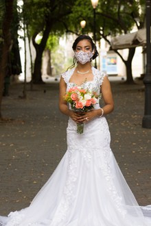 戴口罩新娘婚纱图片素材